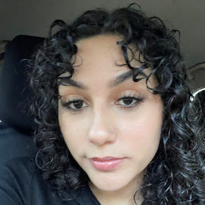 Meet your Posher, Adriana